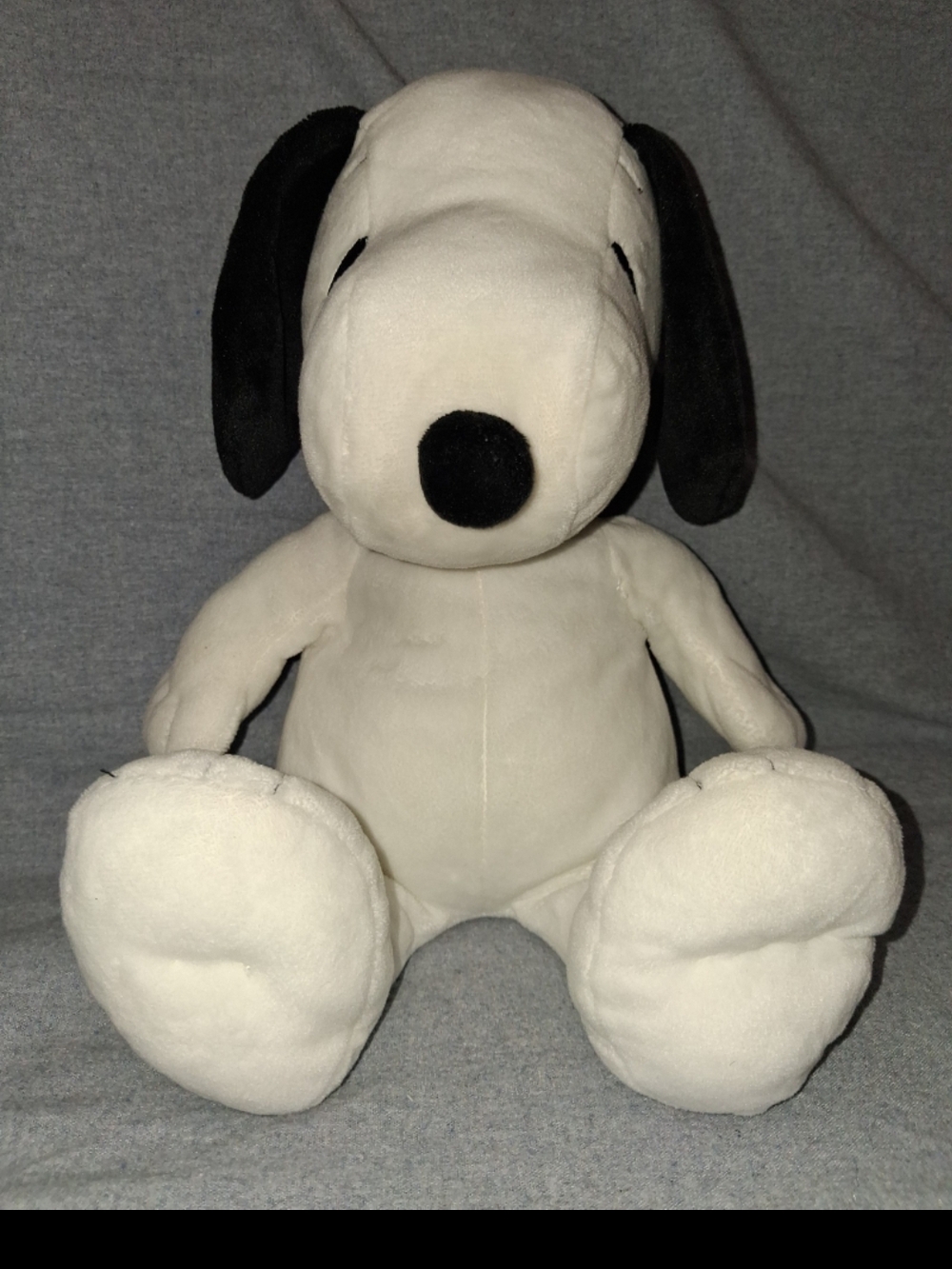 Classic Plush Snoopy-Style Dog Toy - White with Black Ears